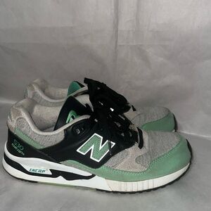 New Balance W530PIK for Women: Black, Grey, Mint & White. Size 9.